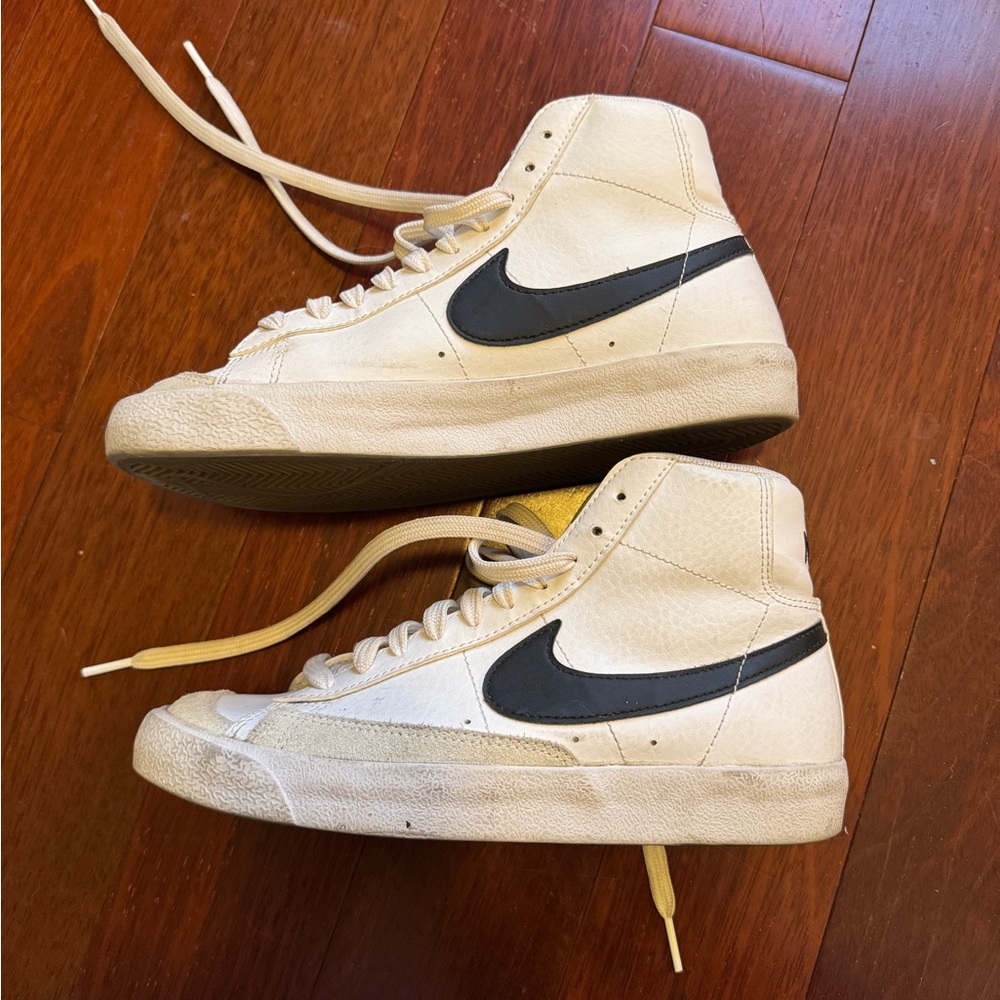 Nike High-Top Sneakers in Off-White with Black Swoosh